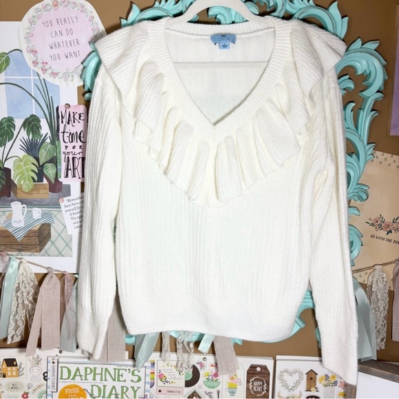 CeCe Cream Ruffle V-Neckline Cozy Sweater Womens Sz.S Feminine Romantic Coquette - Picture 1 of 10